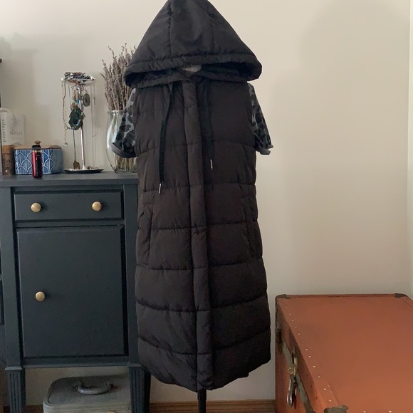 Jacqueline de Yong Black mid length vest - Picture 3 of 14